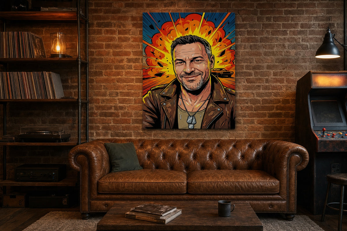 Akční pop-art obraz na plátně nad koženou pohovkou v loftovém obýváku s cihlovou zdí – dárek pro muže, Papilora