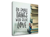 Moderní obraz na plátně s motivem Do small things, motivační citát v modro-červených odstínech, vhodný do relaxační zóny | Motivační obraz na stěnu Do small things_002 – produkt