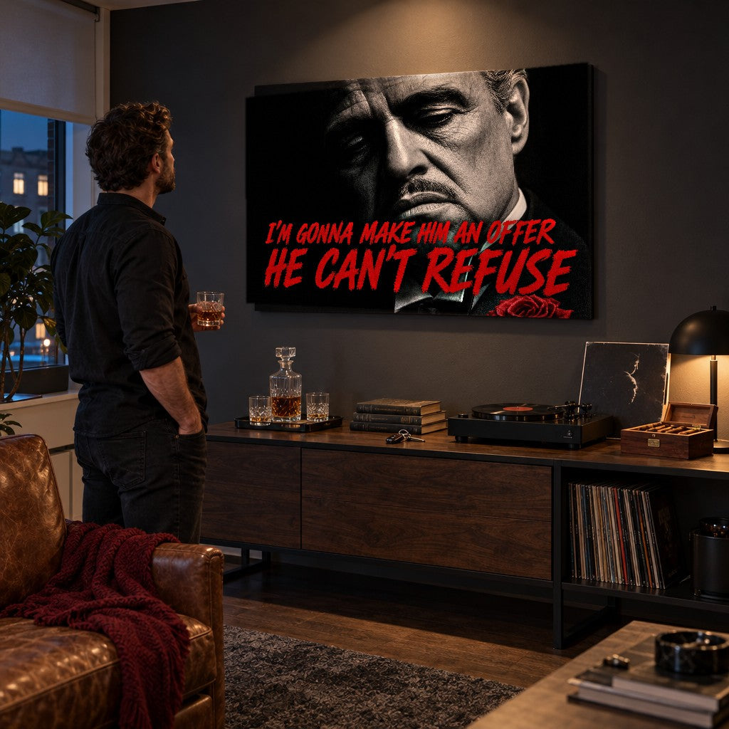 Ikonický obraz Kmotr s citátem v pánské pracovně, muž s whisky sleduje filmový portrét na stěně