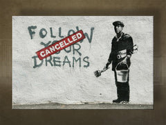 V boho stylu obraz na plátně s motivem Street ART – Banksy, graffiti, krajina, moře a pláž v fialovo-modrých odstínech, vícedílné provedení – hlavní