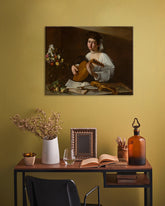 V boho stylu obraz na plátně s motivem Michelangelo Caravaggio - Lutnista, květy, housle, hudební motiv, příroda v bílo-zlatých odstínech, vhodný do kuchyně – hlavní