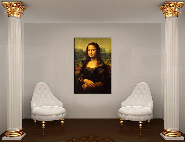 Obraz Mona Lisa visící v moderním stylovém interiéru nad dřevěnou konzolí s vázou a svíčkou, Papilora.
