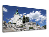 Klasický obraz na plátn�� s motivem PANORÁMA SLOVENSKO, kostel, obloha, náboženský motiv, slovenský motiv v bílo-modrých odstínech, vhodný do chodby – hlavní