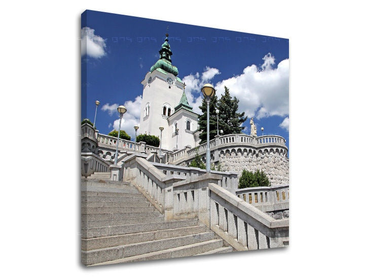 Klasický obraz na plátně s motivem SLOVENSKO, kostel, obloha, náboženský motiv, slovenský motiv v bílo-modrých odstínech, vhodný do chodby | Obraz na stěnu SLOVENSKO – hlavní
