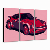 Ručně malovaný obraz POP Art s motivem PORSCHE 911, 3 díly, por3 – 3D vizualizace ručně malovaného plátna na bílém pozadí. Dominantní barvy: červená, růžová, černá.