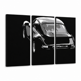 Ručně malovaný obraz POP Art s motivem PORSCHE 911, 3 díly, por4 – 3D vizualizace ručně malovaného plátna na bílém pozadí. Dominantní barvy: černá, bílá, šedá.