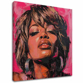 Ručně malovaný obraz na plátně s motivem Tina Turner - Královna rocku, sluchátka v hnědých odstínech, smyslná atmosféra, krása | Obraz Tina Turner - Královna rocku – hlavní