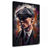 Ručně malovaný obraz na plátně s motivem Tommy Shelby: Král ulíc, doutník v šedo-černých odstínech | Obraz Tommy Shelby: Král ulíc – hlavní