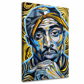 Ručně malovaný obraz na plátně s motivem Tupac Shakur - Zlaté tóny rapu v zlato-černých odstínech, intenzivní atmosféra, sláva | Obraz Tupac Shakur - Zlaté tóny rapu – hlavní