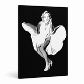 Ručně malovaný obraz POP Art Marilyn Monroe 1 kus mon6 – 3D vizualizace ručně malovaného plátna na bílém pozadí. Dominantní barvy: černá, bílá, šedá.