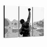 Ručně malovaný obraz POP Art ROCKY 3 dílný rocky2 – 3D vizualizace ručně malovaného plátna na bílém pozadí. Dominantní barvy: černá, šedá, bílá.