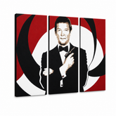 Ručně malovaný obraz POP Art James Bond 3 dílný Bond – 3D vizualizace ručně malovaného plátna na bílém pozadí. Dominantní barvy: černá, červená, bílá.