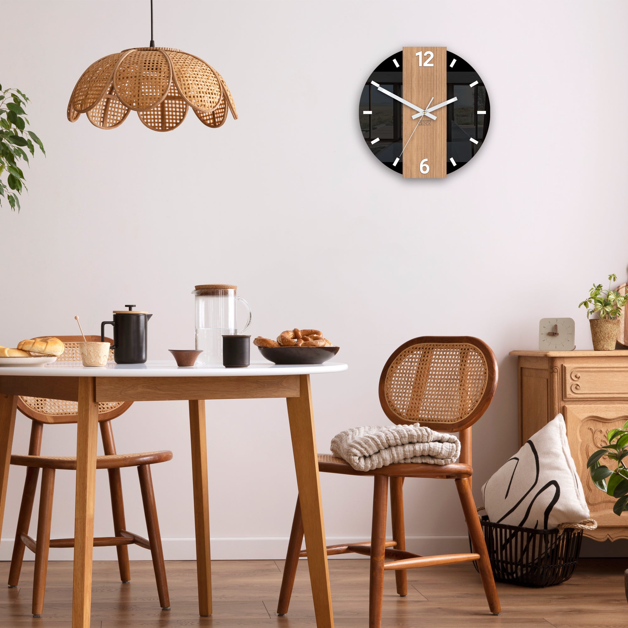 Moderní nástěnné hodiny PRIMO kulaté