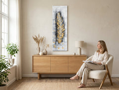 Malovaný obraz na zeď LIST 40x120 cm – ručně malovaný obraz v elegantním interiéru (Golden hour luxe) | wall mockup | premium canvas | Papilora.sk