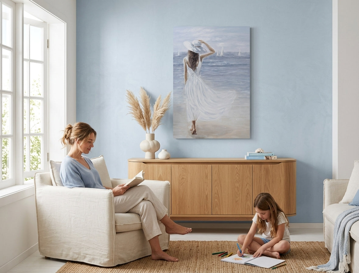 Malovaný obraz na zeď ŽENA A MOŘE 60x90 cm – ručně malovaný obraz v elegantním interiéru (Bohemian warm) | wall mockup | premium canvas | Papilora.sk