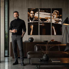 Ručně malovaný obraz POP Art James Bond 3 díly bond1 – obraz v moderním mužském interiéru, lifestyle vizualizace. Dominantní barvy: černá, hnědá, bílá.