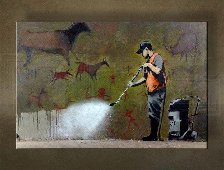 V boho stylu obraz na plátně s motivem Street ART – Banksy, krajina, moře a pláž v fialovo-modrých odstínech, vícedílné provedení, vhodný do obývacího pokoje – hlavní