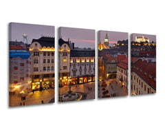 Na plátně je zachyceno panoráma Bratislavy za soumraku s osvětlenými budovami a Bratislavským hradem v dálce, vše v odstínech fialové a oranžové Papilora.