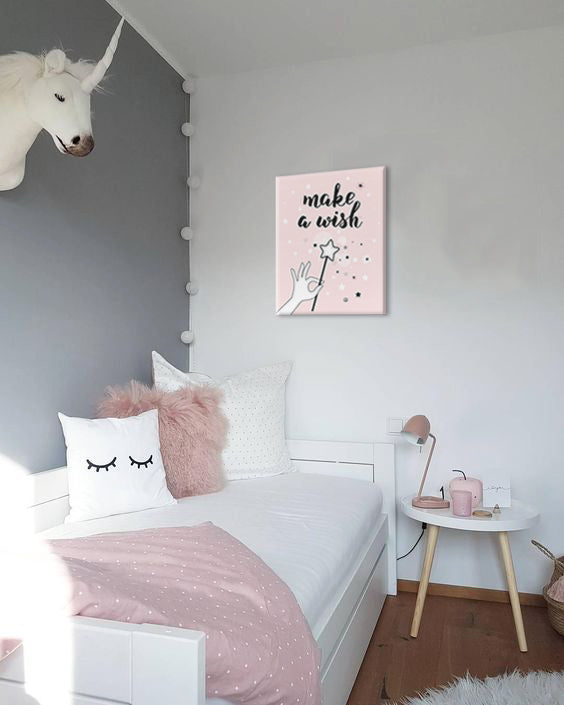 Moderní obraz na plátně s motivem PRO DĚTI, hvězdy, dětský motiv v bílo-růžových odstínech, rozmarná atmosféra, sny a dětství, vícedílné provedení – hlavní