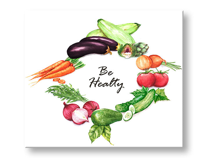 Obraz s motivem zeleniny a nápisem „Be Healthy“ visí v moderním interiéru nad dřevěnou konzolí s vázou a svíčkou, Papilora.