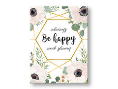 Obraz s květinovým motivem, bílými sasankami a inspirativním nápisem „always Be happy and shiny“ visí v moderním interiéru nad dřevěnou konzolí s vázou a svíčkou, Papilora.