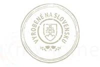 Kompozice zachycuje siluetu člověka a stromu s červenými listy proti obloze plné teplých barev západu slunce, Papilora.