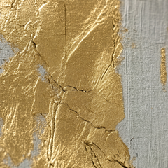 Makro detail ručně malovaných impasto tahů akrylovou barvou a zlatou fólií na plátně, viditelná reliéfní textura, Papilora.