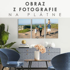 Detailní pohled na kompozici tří pláten s rodinnými fotografiemi, kde je viditelná textura a živé barvy Papilora.