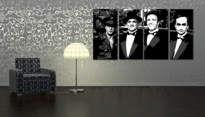 Pop art obraz na plátně s motivem Corleone Family v bílo-šedých odstínech zavěšený v interiéru obývacího pokoje, hudební historie a ikonografie | Ručně malovaný POP Art obraz Corleone Family – interiér